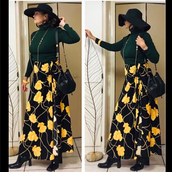 WELCOME TO MY POSH CLOSET💋 Show me yours too! - Picture 4 of 8